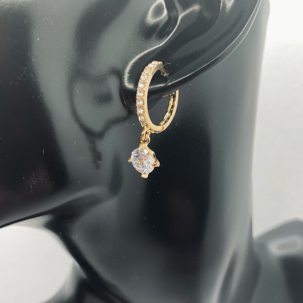 2 Pairs of high quality earrings